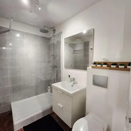 Au Ernest D. Jaune - Welcome In Appartement *